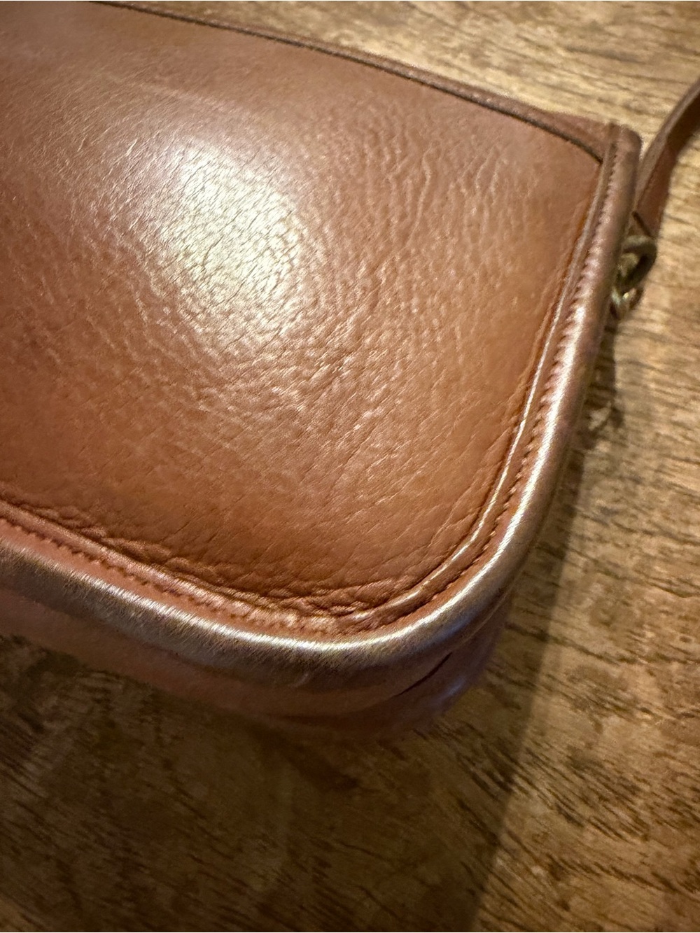 Coach British Tan Leather Turnlock Crossbody Clutch 9755 - Picture 4 of 16